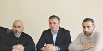 ლენ­ტეხ­ში სა­მი­ნის­ტრო­ე­ბის მუ­ნი­ცი­პა­ლუ­რი სამ­სა­ხუ­რე­ბის წარ­მო­მად­გენ­ლებ­თან სა­მუ­შაო თათ­ბი­რი გა­ი­მარ­თა