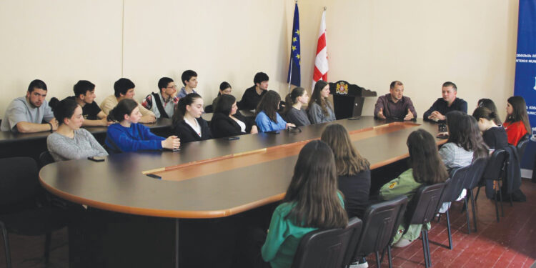 შეხვედრა ახალგაზრდებთან