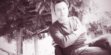 პო­ე­ტი ლენ­ტე­ხი­დან — სო­სო მეშ­ვე­ლი­ა­ნი: „პო­ე­ზი­ას­თან ჩე­მი ურ­თი­ერ­თო­ბა უხ­სო­ვა­რი დრო­ი­დან იწყე­ბა“…