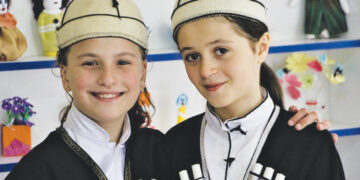 დი­დე­ბა თა­ვი­სუფ­ლე­ბას!