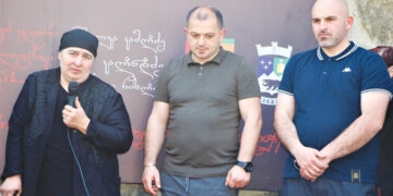 ად­რე წა­სუ­ლი პო­ე­ტის, ანა ლაშ­ხე­ლი­-ო­ნი­ა­ნის პა­ტივ­გე­ბის დღე ლენტეხში