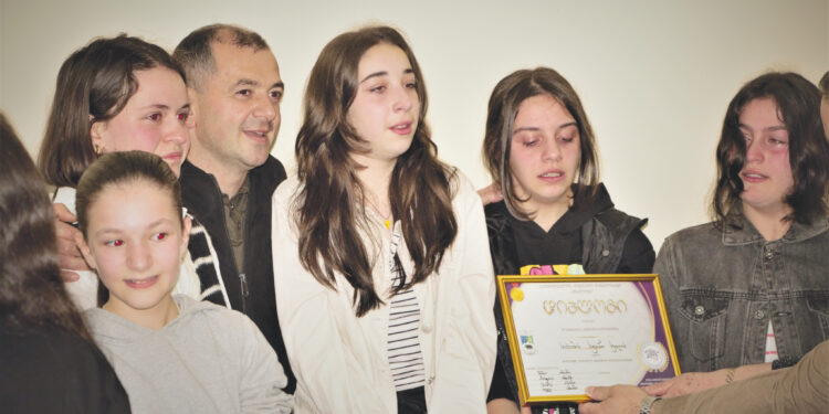 ლენტეხის რესურსცენტრში 2024 წლის „ლენტეხის ეტალონი გუნდი“ გამოვლინდა