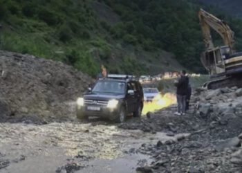 სტიქიური მოვლენების შედეგების                                                                                                                                                                                                                                                                          სალიკვიდაციო ღონისძიებების განსახორციელებლად                                                                                                                                                                                                                                         ლენტეხის მუნიციპალიტეტს მთავრობამ  2მილიონ ასსამოცი ათასი ლარი გამოუყო