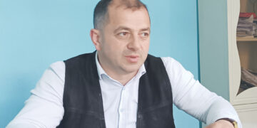 გია ონი­ა­ნი: „ყო­ველ­თვის ვცდი­ლობ, გა­ვით­ვა­ლის­წი­ნო ახალ­გაზ­რდე­ბის აზ­რი…“