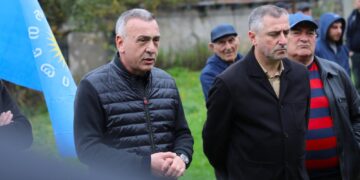 „ქართული ოცნების“ დელეგატი გოჩა ენუქიძე წინასაარჩევნო კამპანიის ფარგლებში ონის მოსახლეობასთან შეხვედრებს აქტიურად აგრძელებს (R)