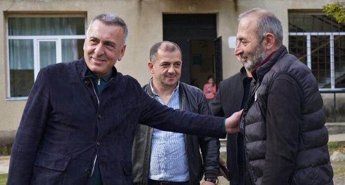 «ქართული ოცნების“ დელეგატი გოჩა ენუქიძე საარჩევნო კამპანიის ფარგლებში შეხვედრებს ლენტეხის მუნიციპალიტეტში მცხოვრებ მოსახლეობასთან აგრძელებს (R)