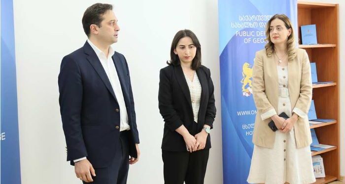 ამბროლაურში საქართველოს სახალხო დამცველმა რეგიონული ოფისი გახსნა და სამოქალაქო სექტორის წარმომადგენლებს უმასპინძლა